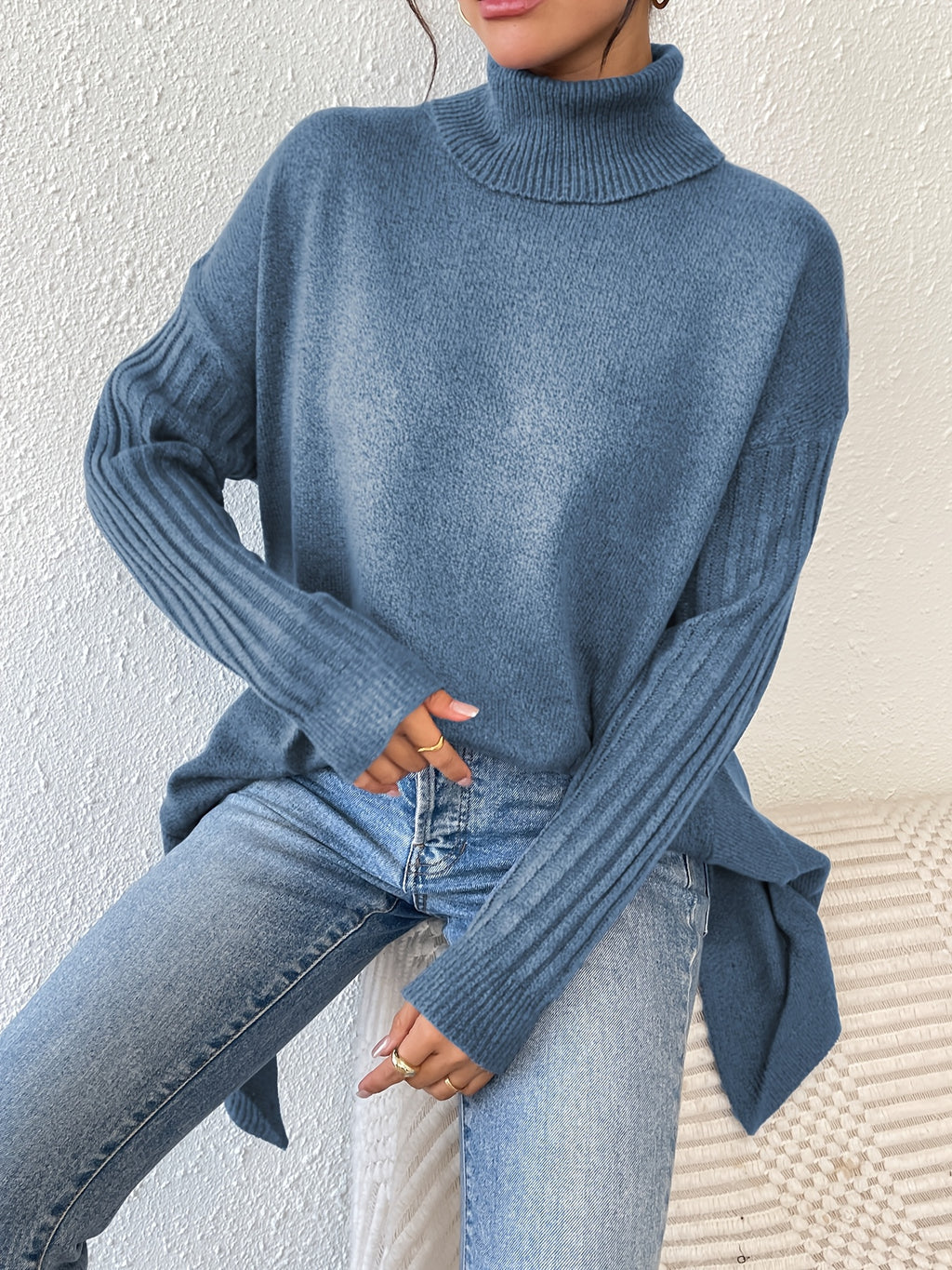 Auralyn™ | Jersey de cuello alto asimétrico y acogedor