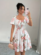 Vestido Corto de Vacaciones de Verano con Estampado Floral y Cintura Ajustada