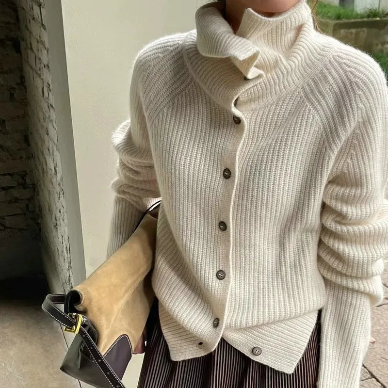 Drune | Cozy knitted turtleneck sweater with buttons
