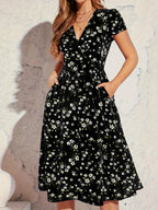 Vestido Elegante de Manga Corta con Estampado Floral y Cintura Ajustada en la Cadera, Modelo A-Line