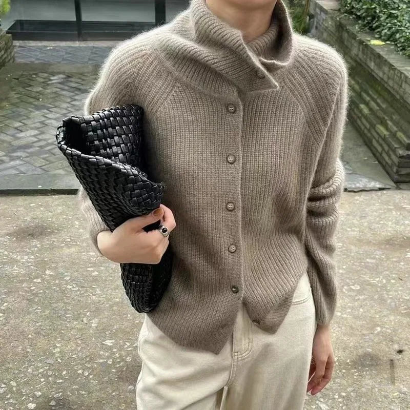 Drune | Cozy knitted turtleneck sweater with buttons