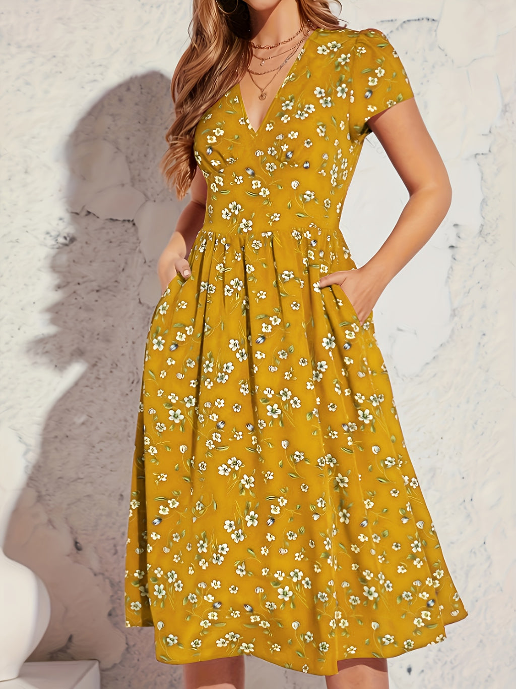 Vestido Elegante de Manga Corta con Estampado Floral y Cintura Ajustada en la Cadera, Modelo A-Line