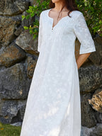 Vestido Midi Blanco Flores Bordadas Manga 3/4 Escote en V Romántico Casual con Bolsillos para Mujer