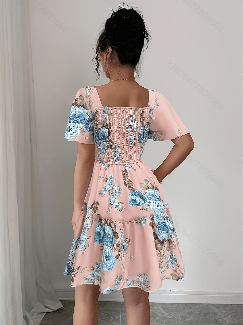Vestido Corto de Vacaciones de Verano con Estampado Floral y Cintura Ajustada