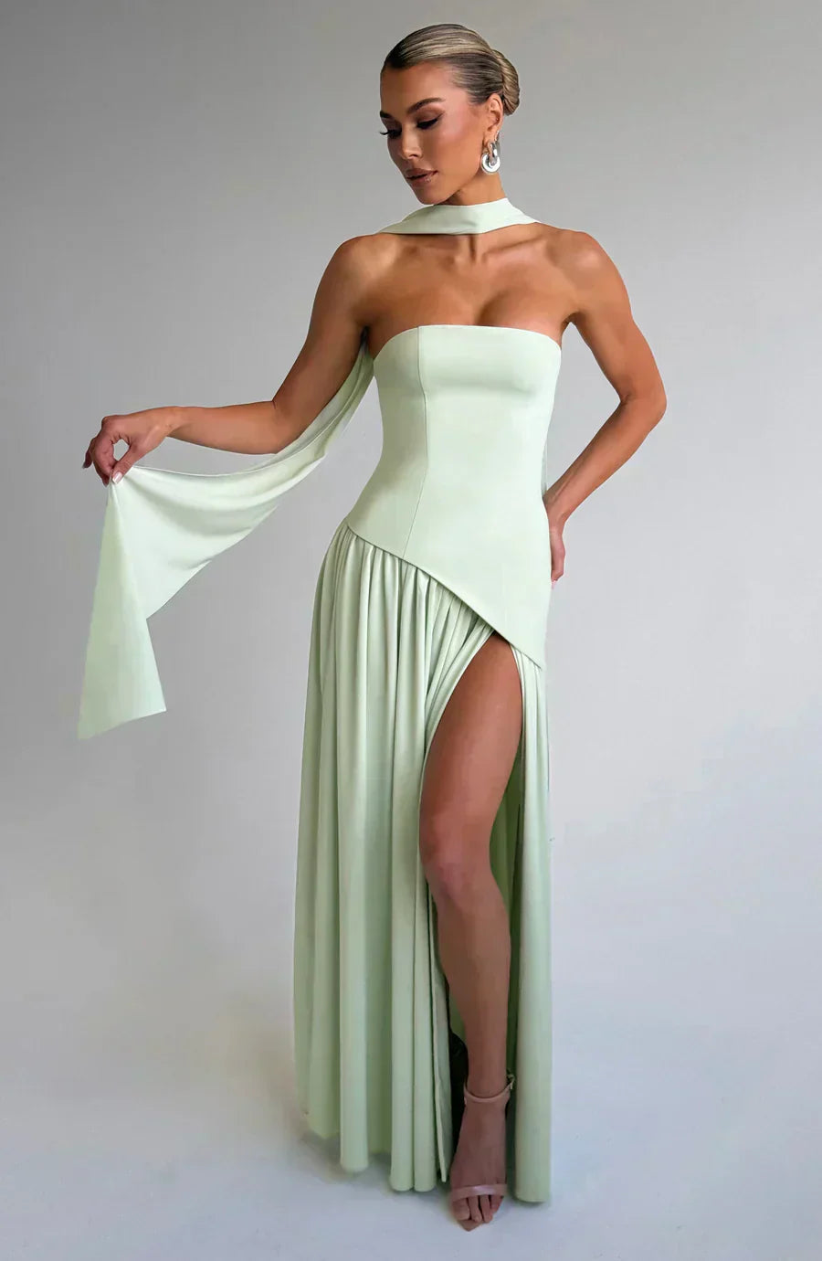 Vestido Femenino Largo Elegante con Abertura para Fiesta